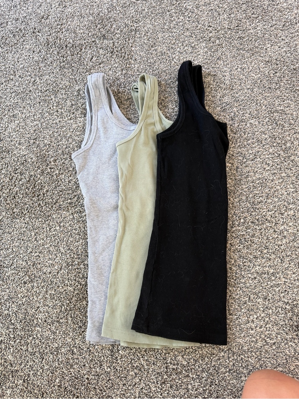 Women’s 3 pack tank tops